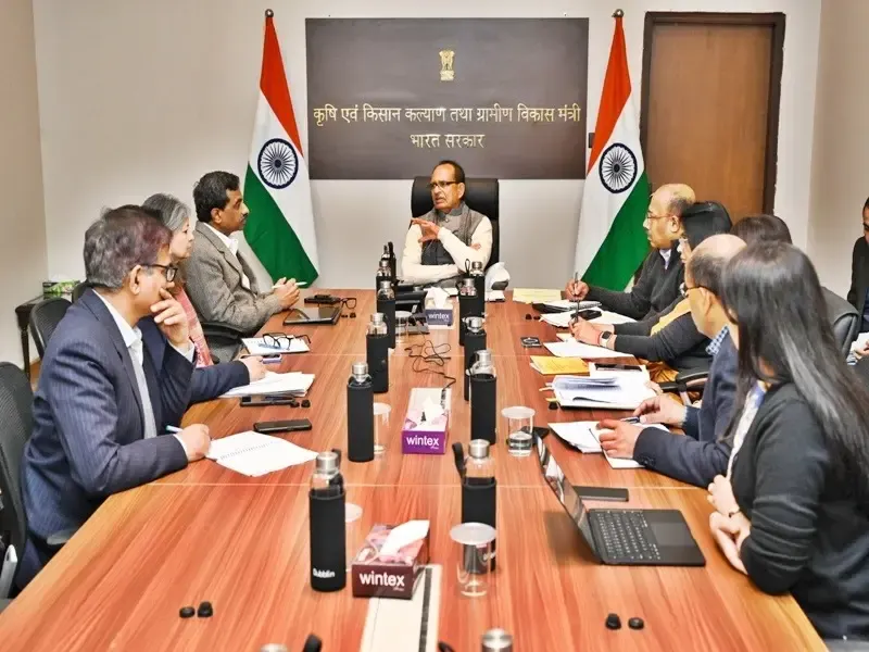 Union Minister Urges Close Coordination with States on Agricultural Matters