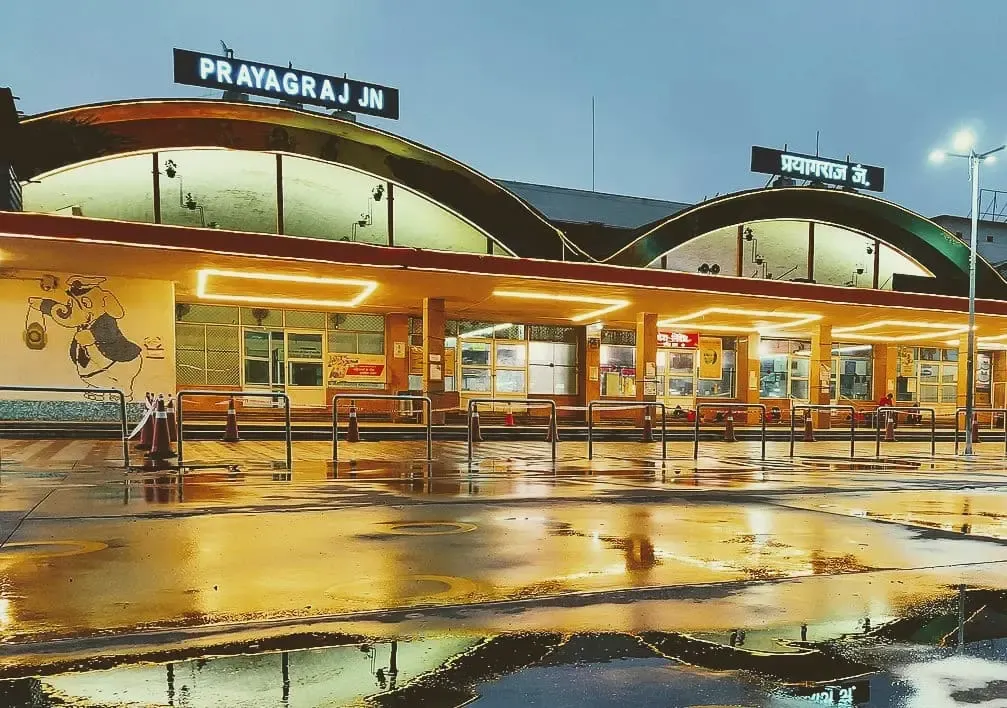Central Railway Enhances Crowd Control and Special Services for Mahakumbh Devotees