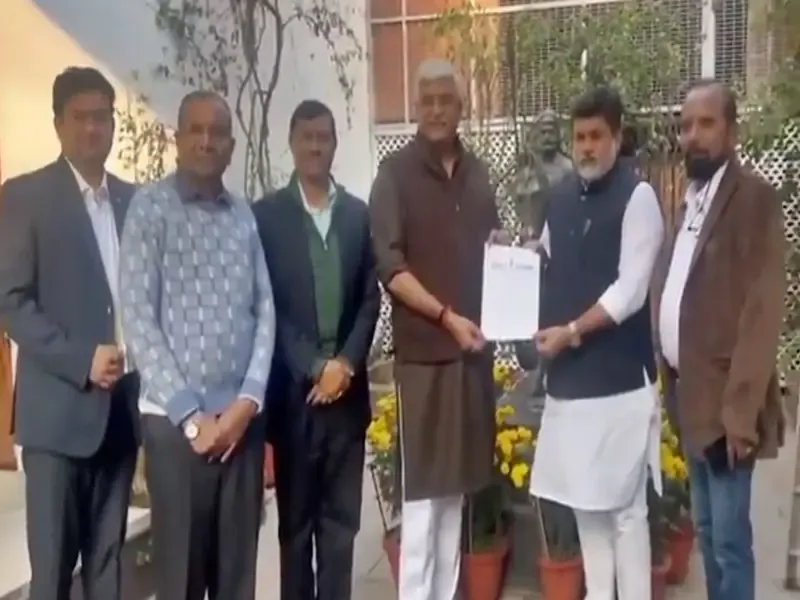 Centre Presents Gazette Notification to Maharashtra Government Granting Classical Language Status to Marathi