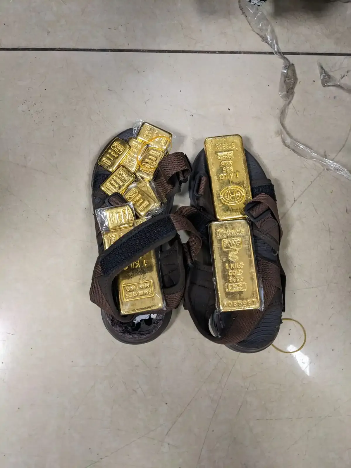 Did a Chadian National Smuggle Gold Worth Rs 3.86 Crore in Slippers at Mumbai Airport?