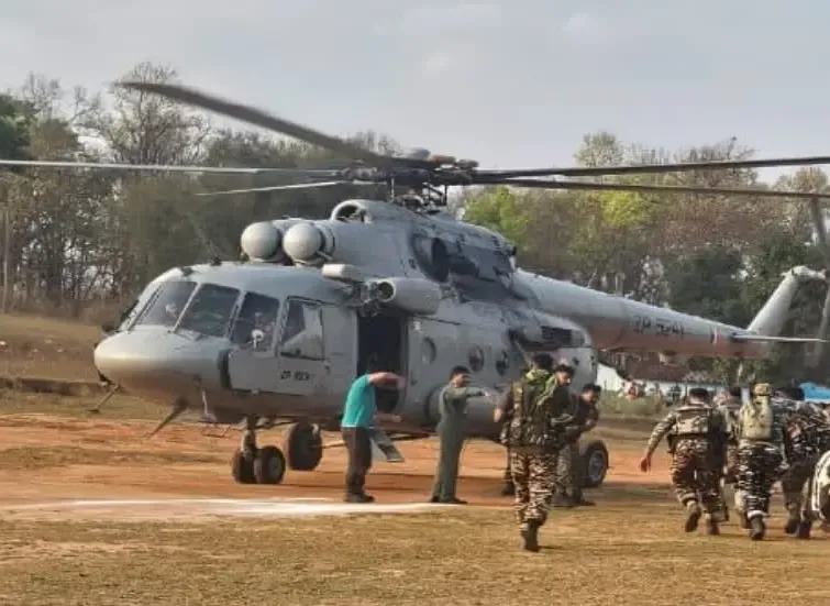 क्या चाईबासा में नक्सलियों के आईईडी विस्फोट में सीआरपीएफ के दो जवान घायल हुए?
