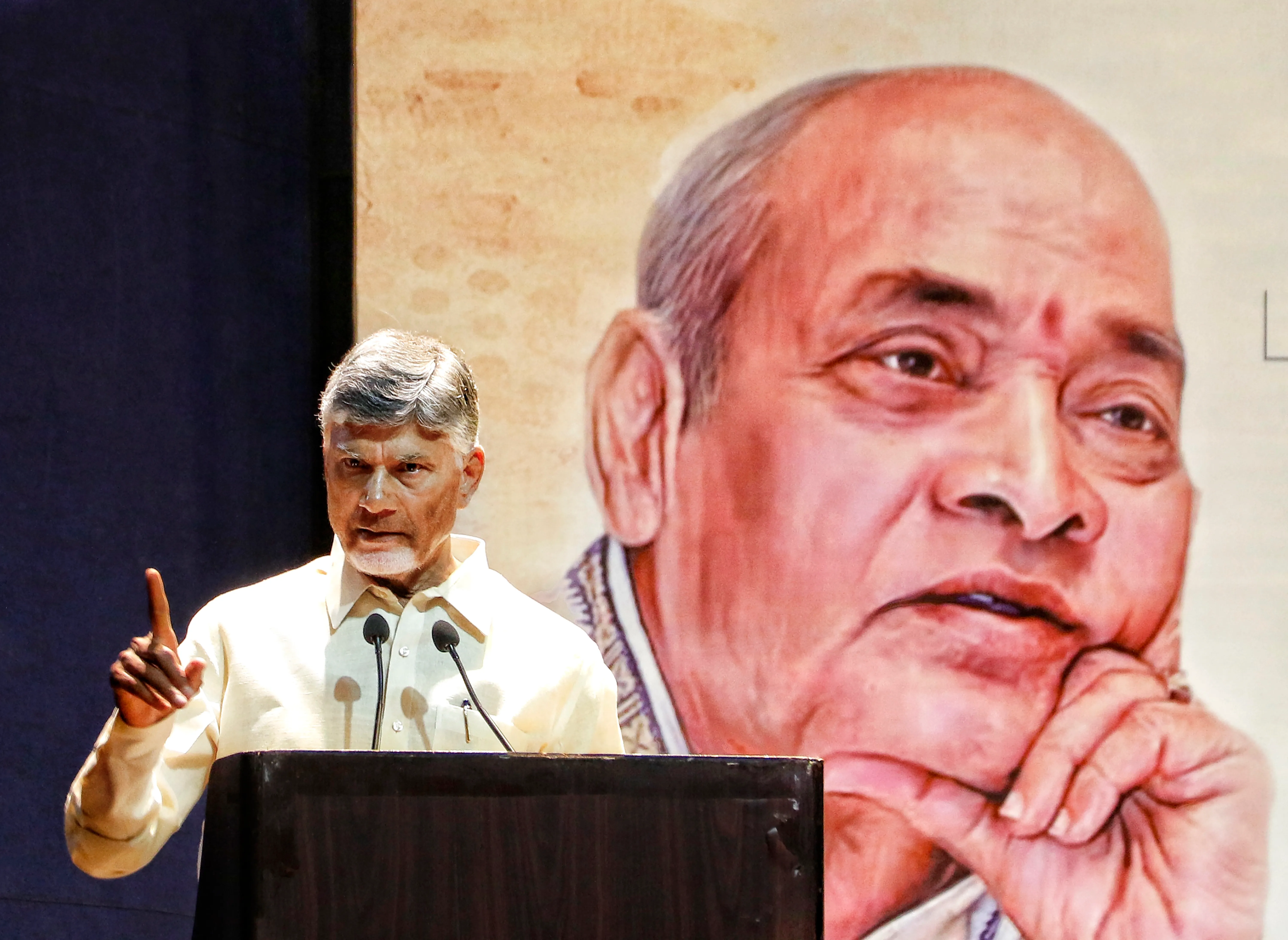 Why Does Chandrababu Naidu Advocate for Learning Hindi While Honoring Polyglot Ex-PM Narasimha Rao?