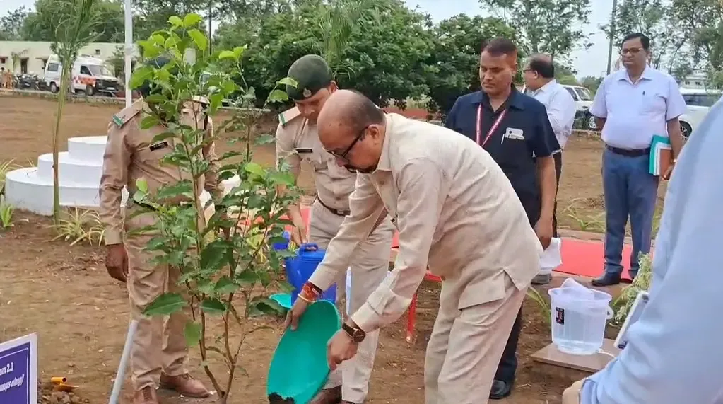 क्या छत्तीसगढ़ के राज्यपाल रमेन डेका का बेमेतरा दौरा पर्यावरण संरक्षण और विकास में महत्वपूर्ण साबित होगा?
