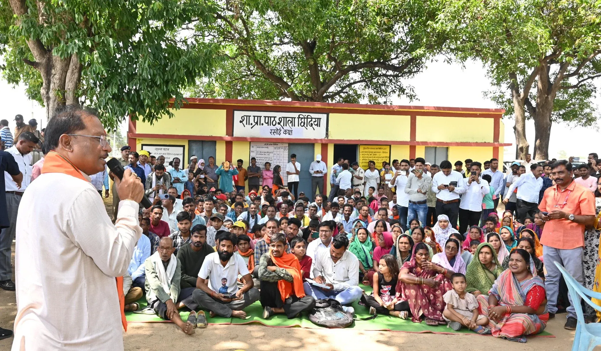 What Happened When Chh'garh CM Engaged with Villagers at 'Samadhan Shivir'?