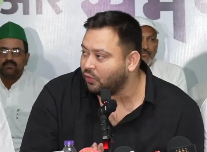 क्या चुनाव आयोग के लगातार बदलते दिशा-निर्देशों से भ्रम की स्थिति है? : तेजस्वी यादव