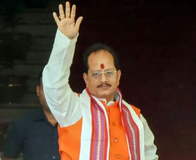 क्या चुनाव आयोग के नोटिस का जवाब देंगे, संवैधानिक संस्थाओं का सम्मान करते हैं : विजय सिन्हा?