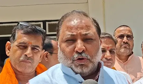 क्या चुनाव आयोग एक स्वायत्त संस्था है? दयाशंकर सिंह का बयान