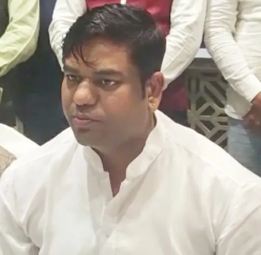 क्या चुनावों का बहिष्कार सही है? तेजस्वी के निर्णय पर मुकेश सहनी का समर्थन