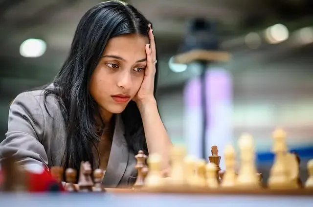 क्या सीजेआई ने फिडे महिला विश्व कप 2025 की विजेता दिव्या देशमुख को बधाई दी?