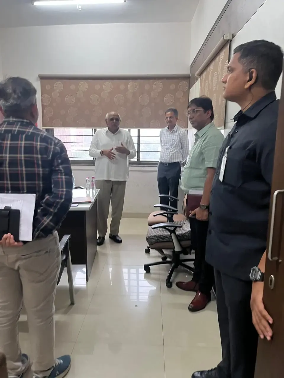 क्या मुख्यमंत्री भूपेंद्र पटेल ने गांधीनगर में जल आपूर्ति बोर्ड के कार्यकारी अभियंता कार्यालय का औचक निरीक्षण किया?