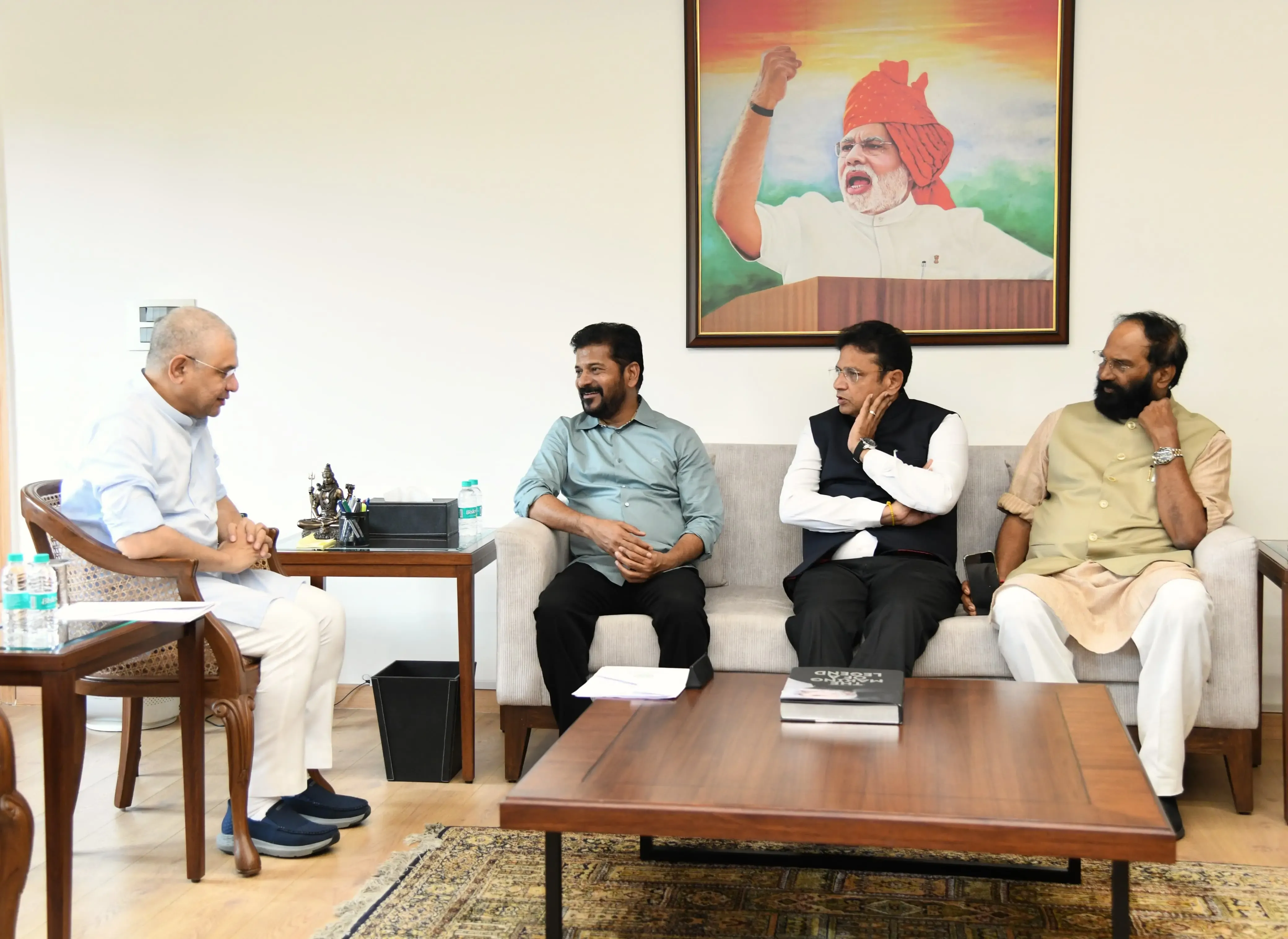 क्या सीएम रेवंत रेड्डी ने अश्विनी वैष्णव से मुलाकात कर केंद्रीय परियोजनाओं की मंजूरी मांगी?