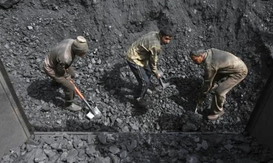 Coal Production Climbs 29.7% in FY25, Dispatches Rise by 33.3%: Government