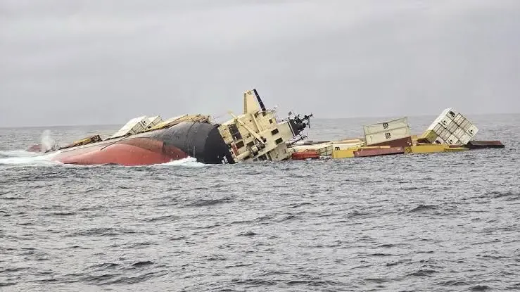 What Are the Implications of Coastal Pollution Assessment After the MSL ELSA 3 Shipwreck?
