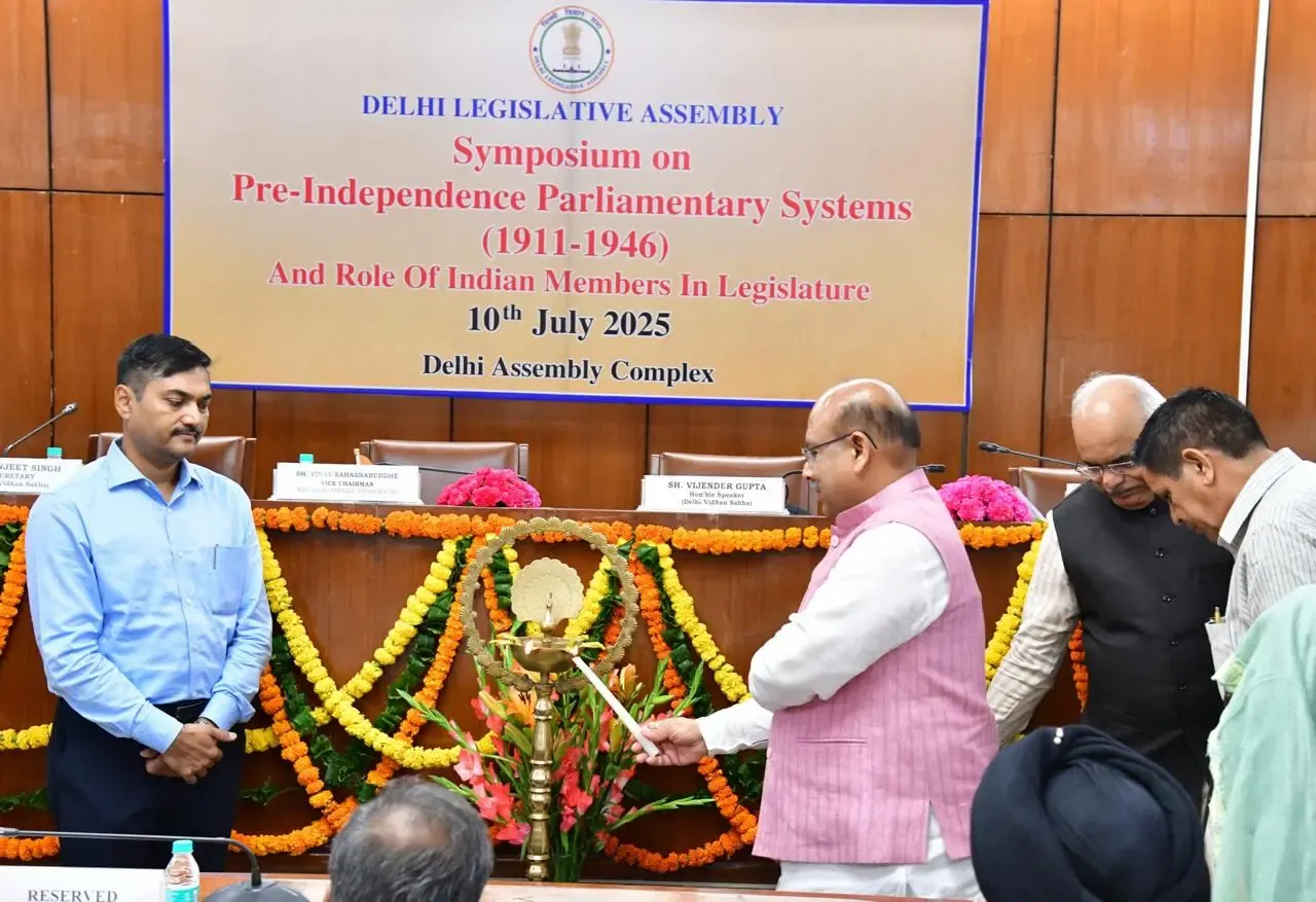 How Were Colonial Era Indian Legislators Honored as Icons of National Unity at the Delhi Assembly Symposium?