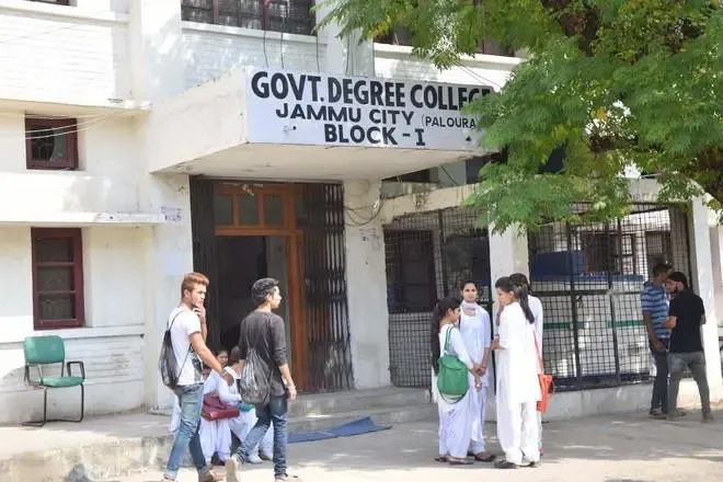 Panel Established to Streamline New Subjects in J&K Colleges: Minister