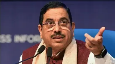 Union Minister: Congress Surrendered Hindu Areas Won by Ambedkar to Pakistan