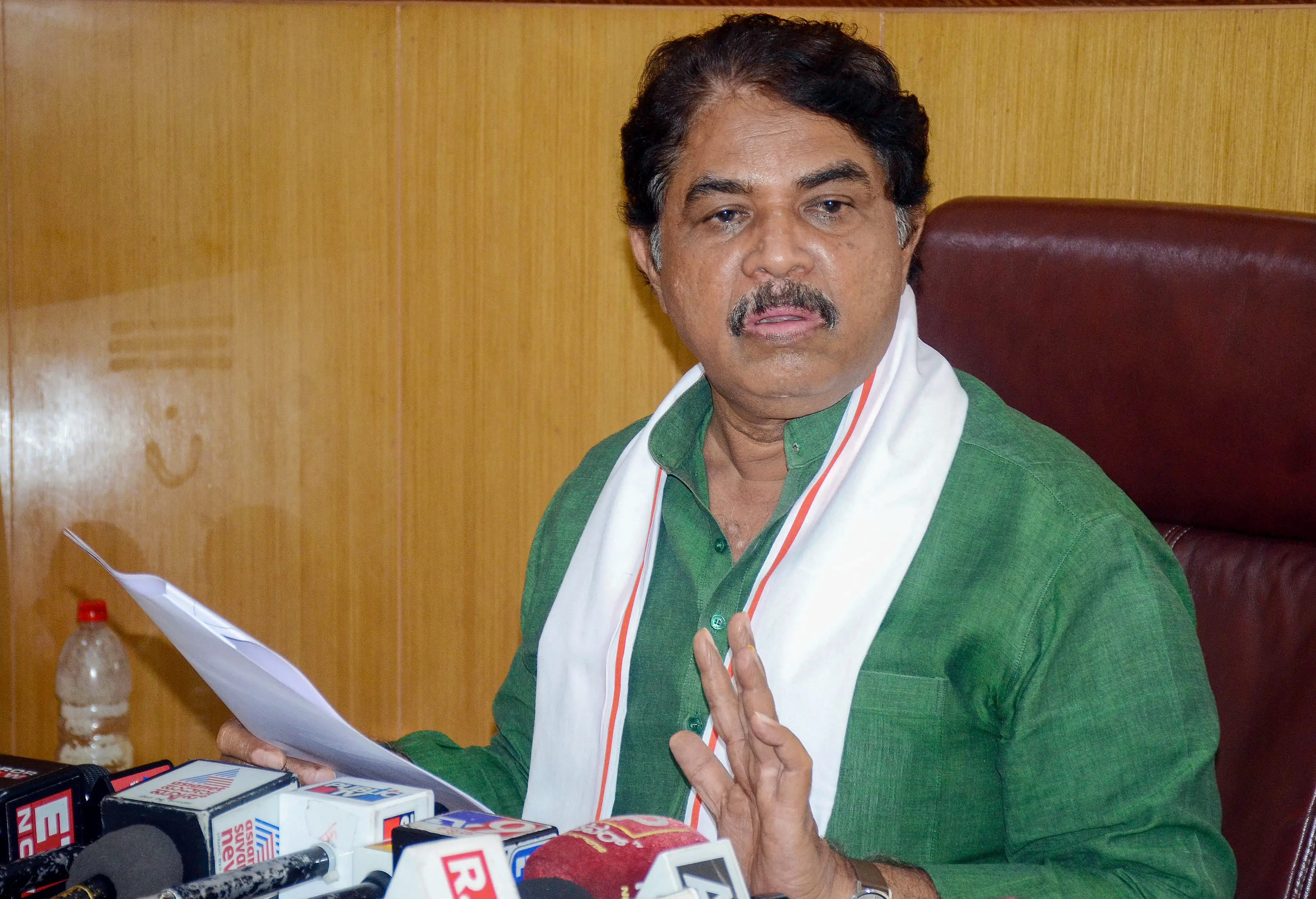 BJP Claims Karnataka's Congress Government is a '60% Commission' Administration, Leading to Fiscal Crisis