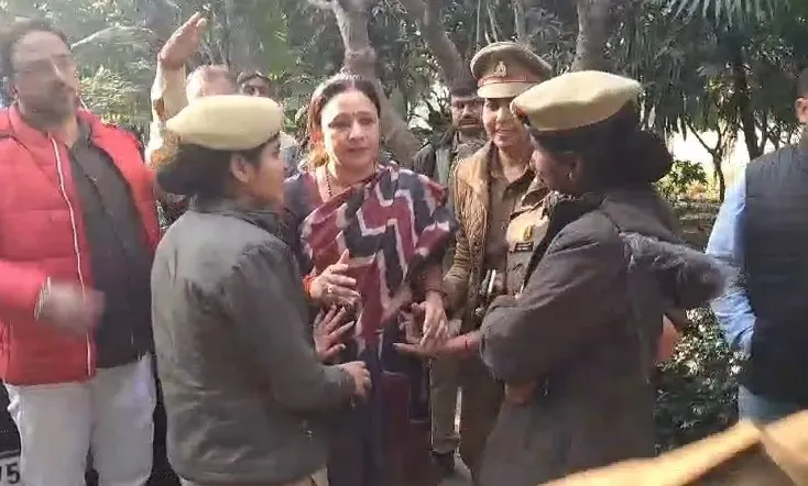 Congress Leader Criticizes UP Government After Being Prevented from Visiting Sambhal