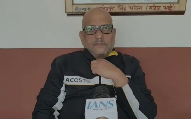 Congress Critiques BJP's Campaign Anthem, Alleges Collaboration with AAP