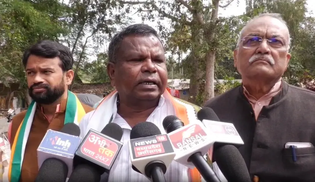Congress Will Withdraw from Elections Unless EVMs Are Substituted with Ballot Papers: Veteran MLA Sparks Controversy