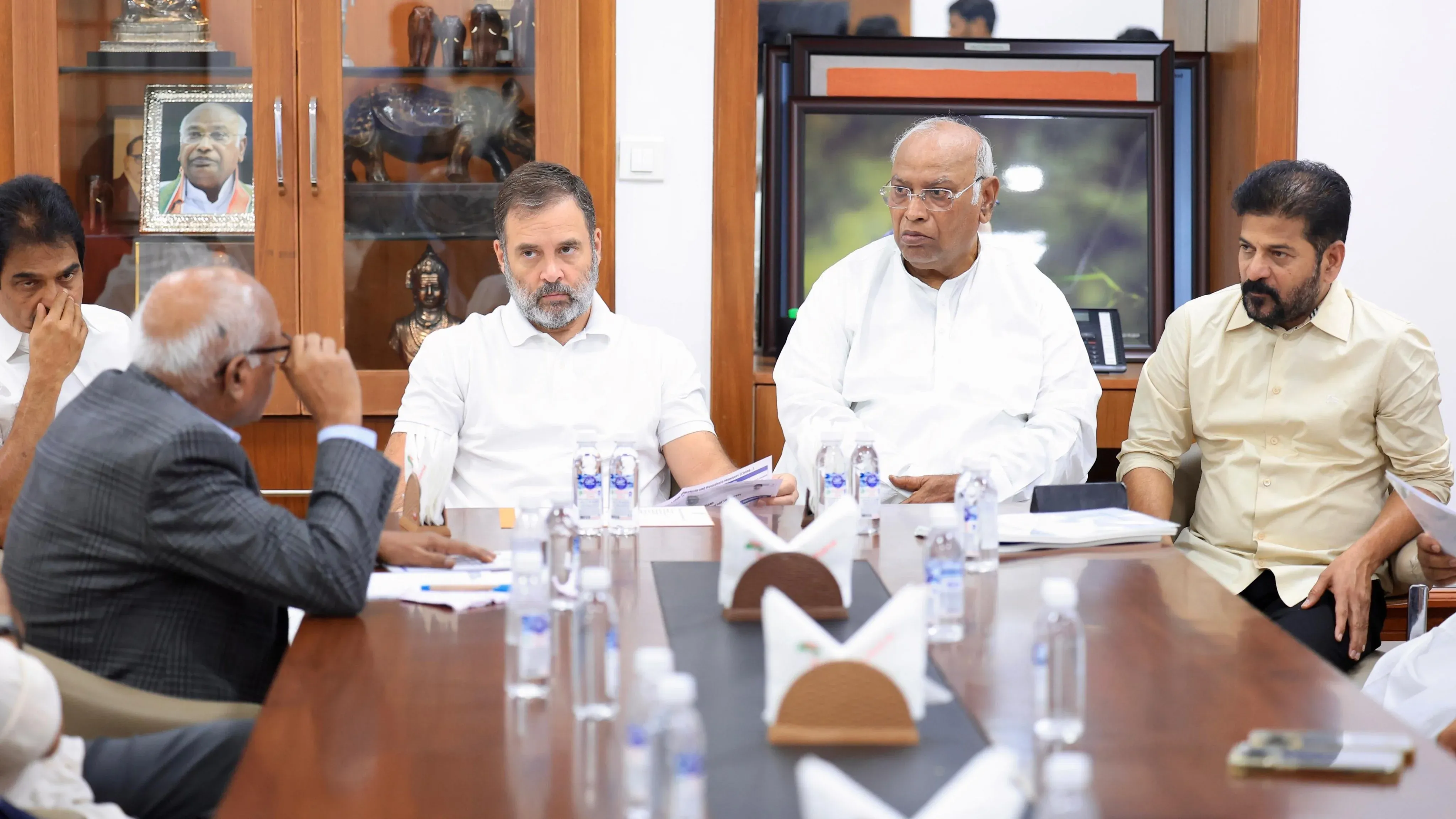 Is Congress Leadership Supporting the Telangana Model of Social Justice Nationally?