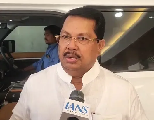 Congress Criticizes Maharashtra Government Over Pune Bus Rape Incident, Highlights Law and Order Crisis