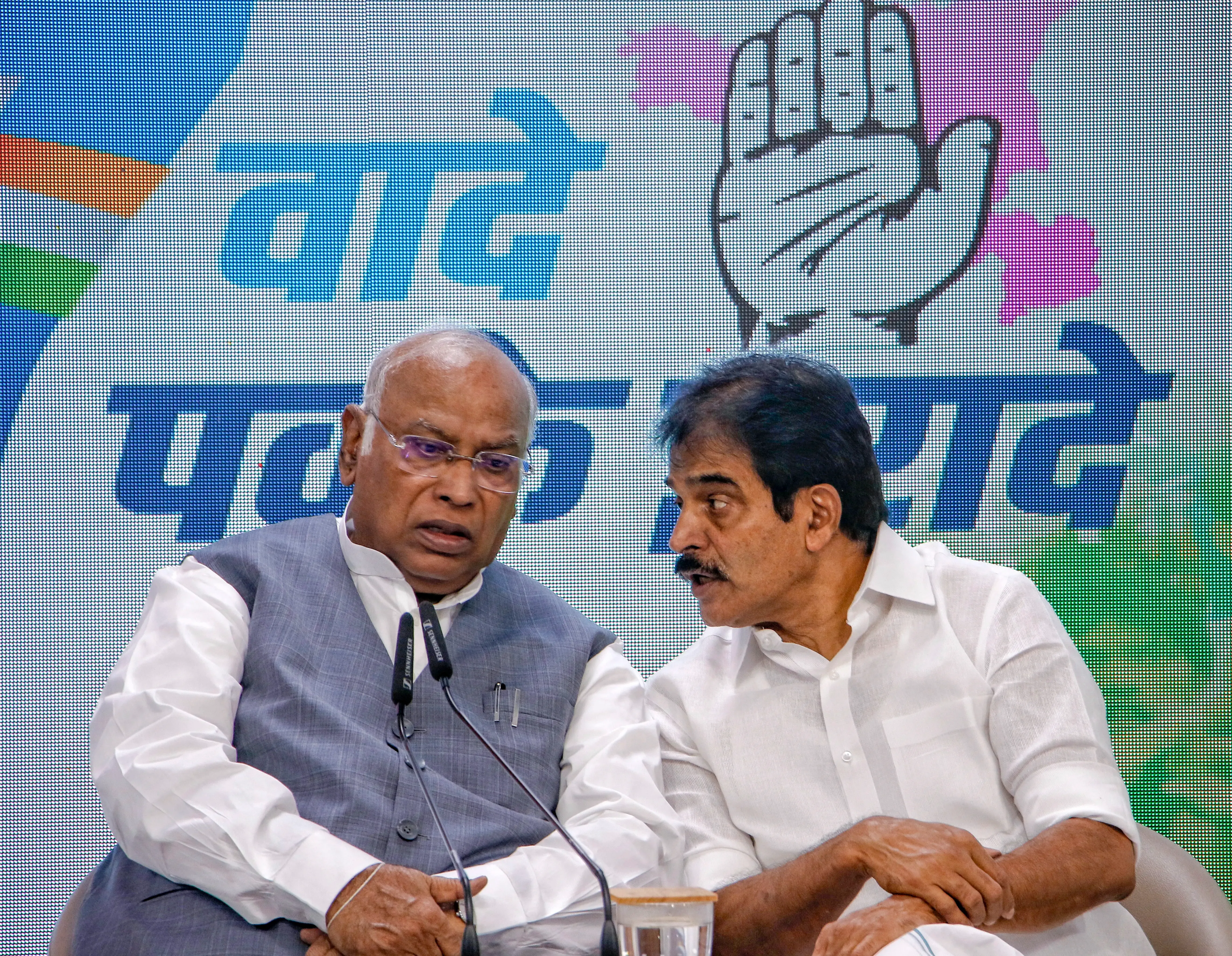 Congress to Amplify Demand for HM Shah’s Resignation through Nationwide Protests