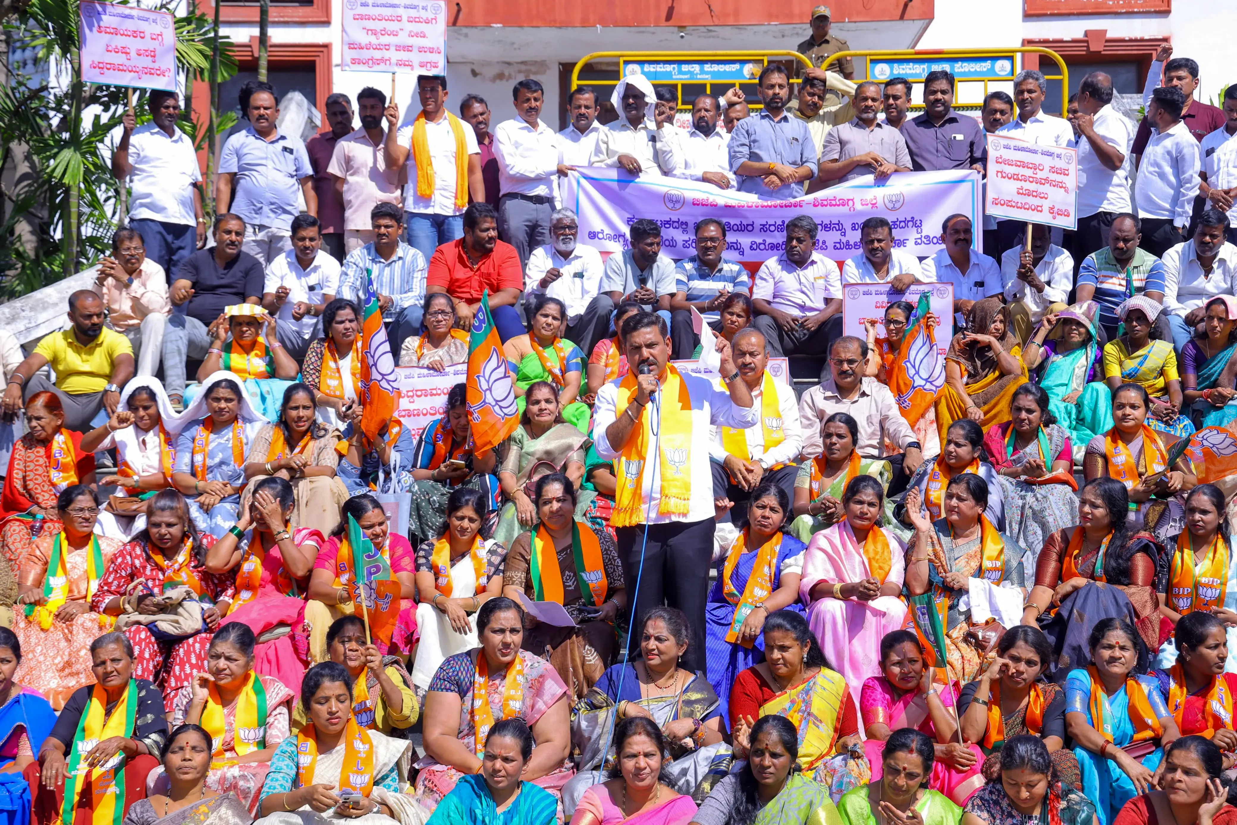 Kharge Calls for Fair Investigation in Contractor's Suicide as Karnataka BJP Protests Statewide
