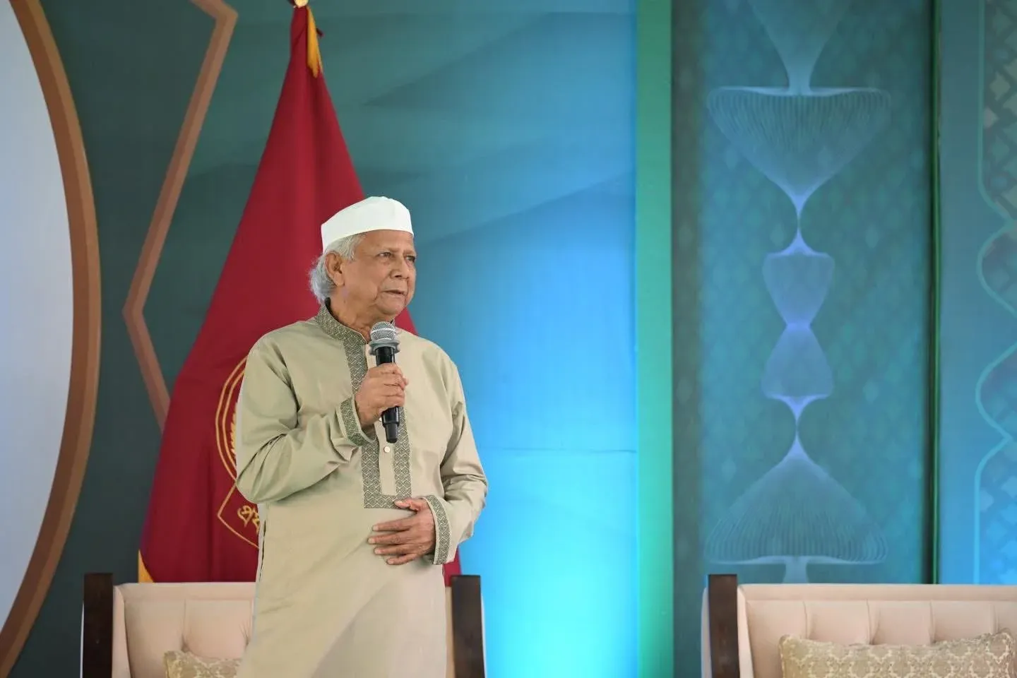 Why are Islamic radical parties gaining influence in Bangladesh under the Yunus-led government?