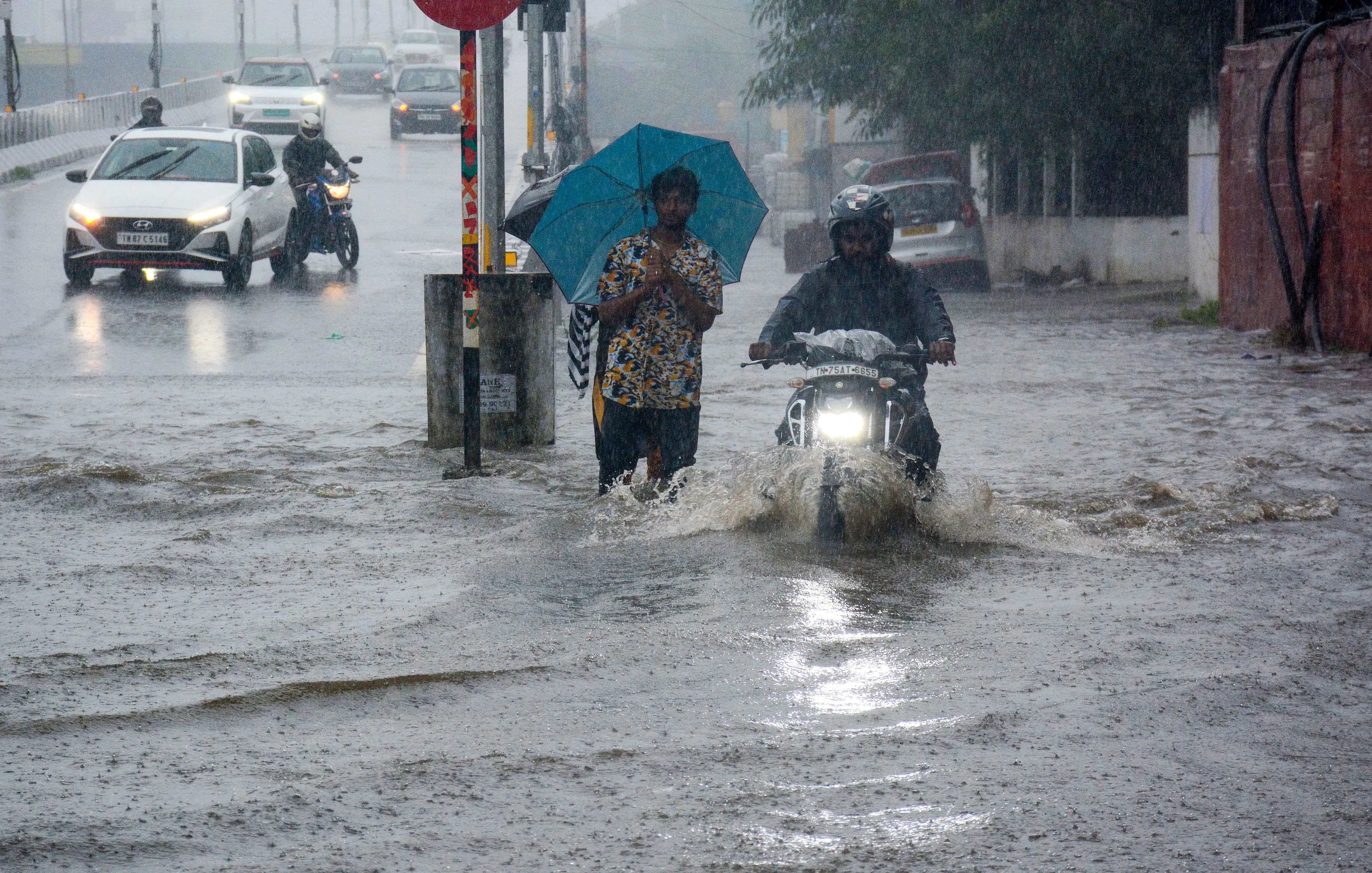 Cyclone Fengal Hits Puducherry Coast, Reports IMD