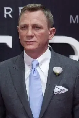 Daniel Craig Discusses the Fascinating Nature of 'Male Vulnerability'