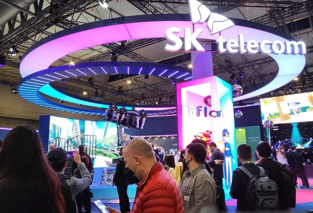 What Led SK Telecom to Suspend New Subscriber Sign-Ups?