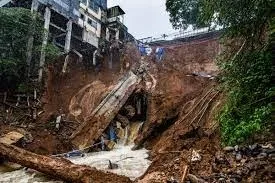 Death toll from landslides in Indonesia's Central Java increases to 18
