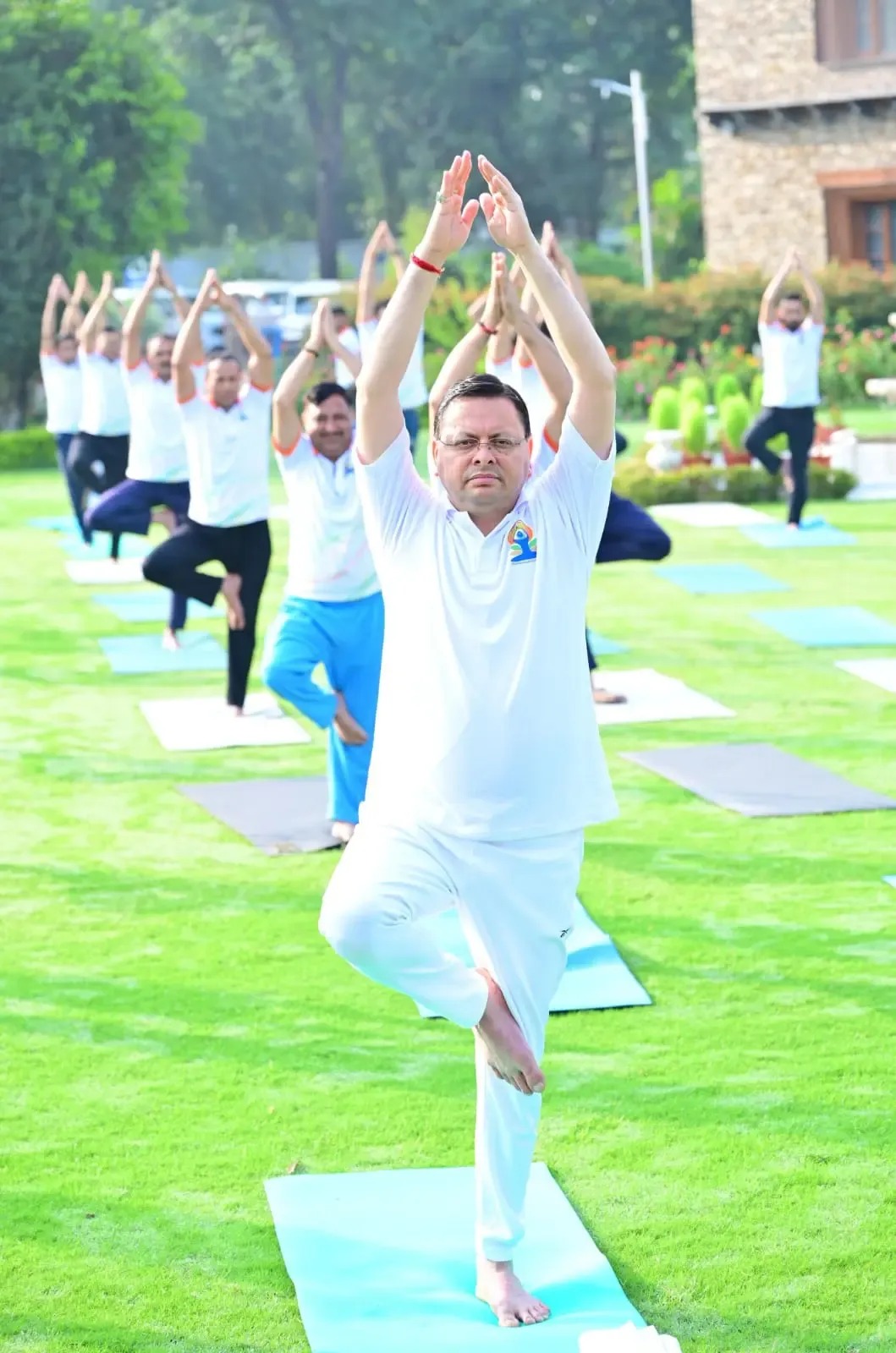 क्या मुख्यमंत्री आवास में योगाभ्यास से योग को दिनचर्या का हिस्सा बनाने की अपील की गई?
