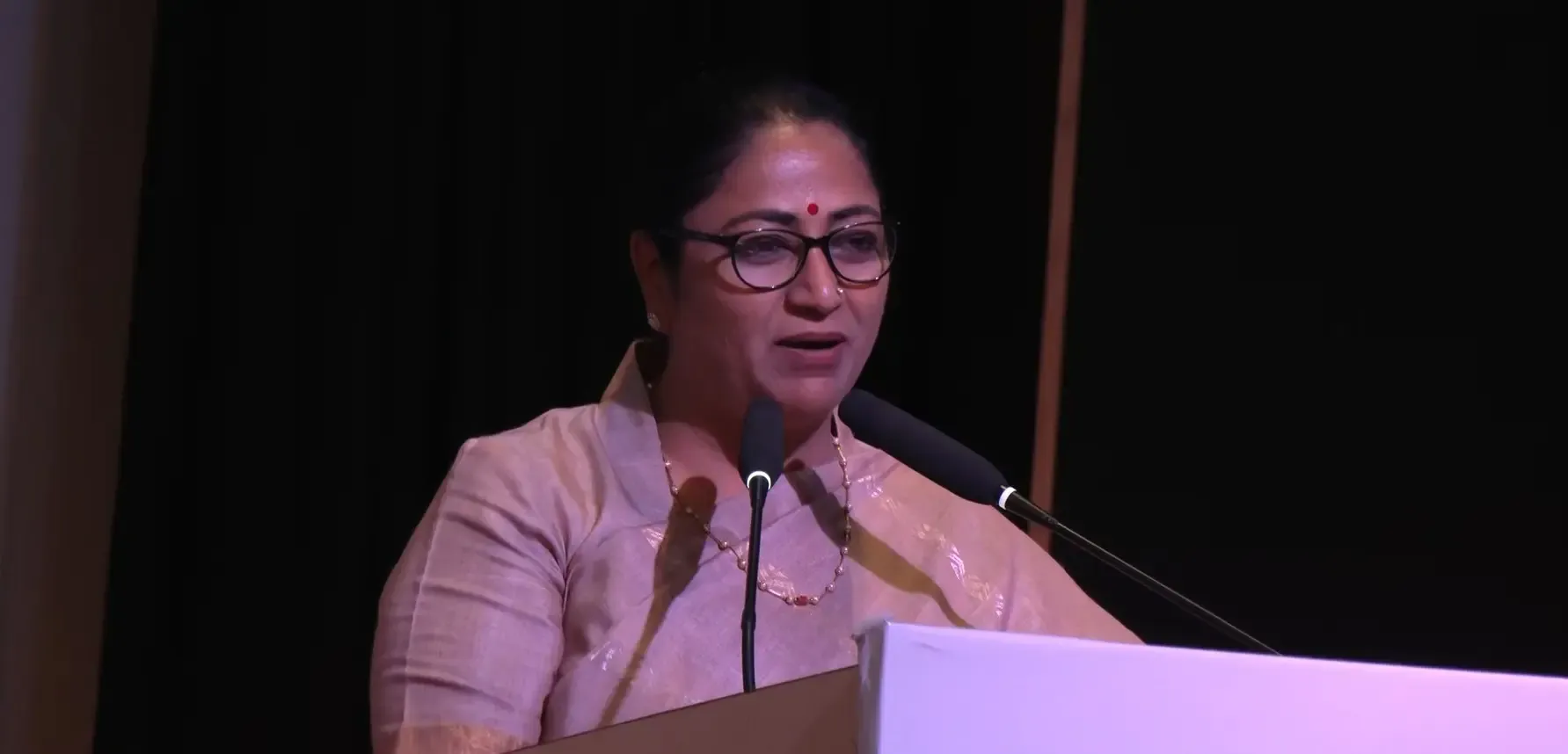 Delhi Chief Minister Vows Swift Establishment of 1,139 Ayushman Arogya Mandirs with Support from the Centre