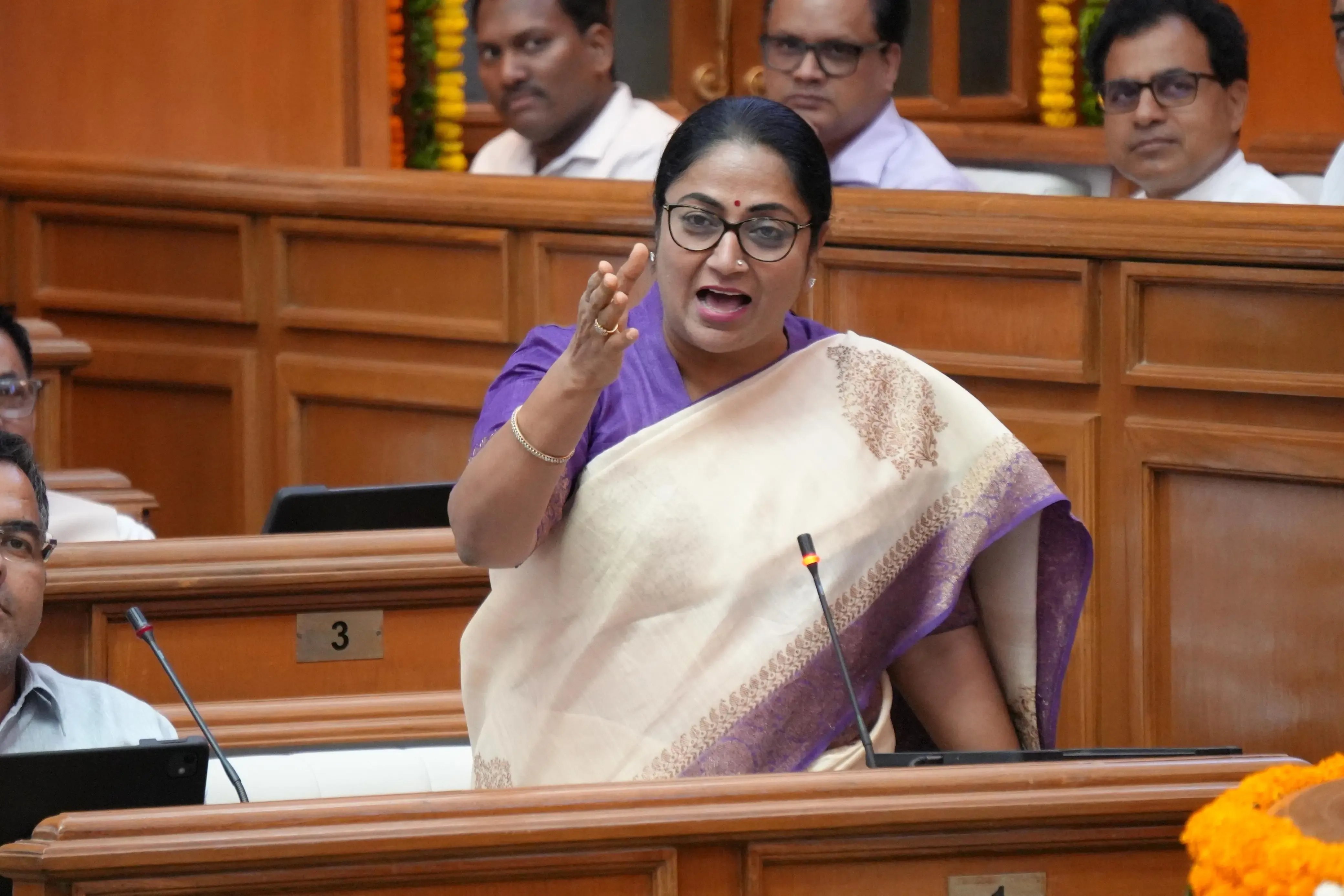 What Steps is Delhi CM Rekha Gupta Taking to Formulate New Policies?