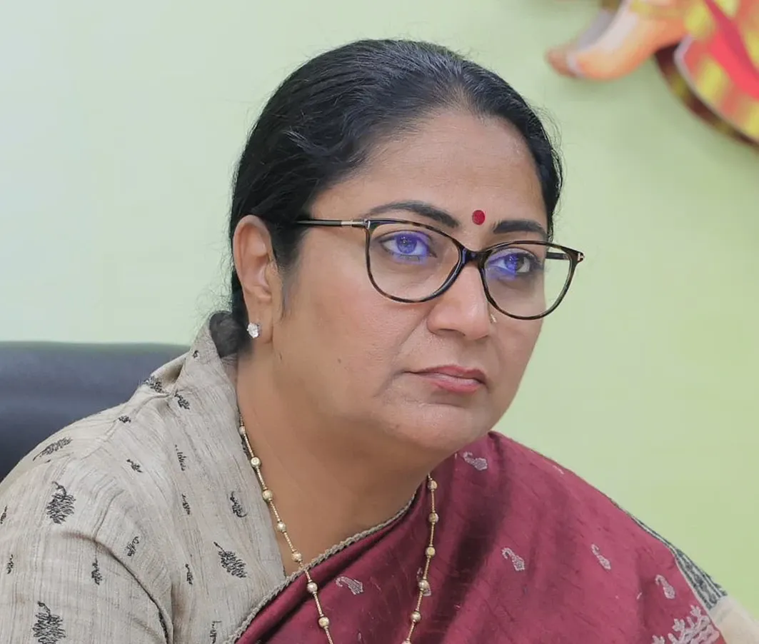 Why is Delhi CM Rekha Gupta Criticizing Atishi for Missing GST Council Meeting?