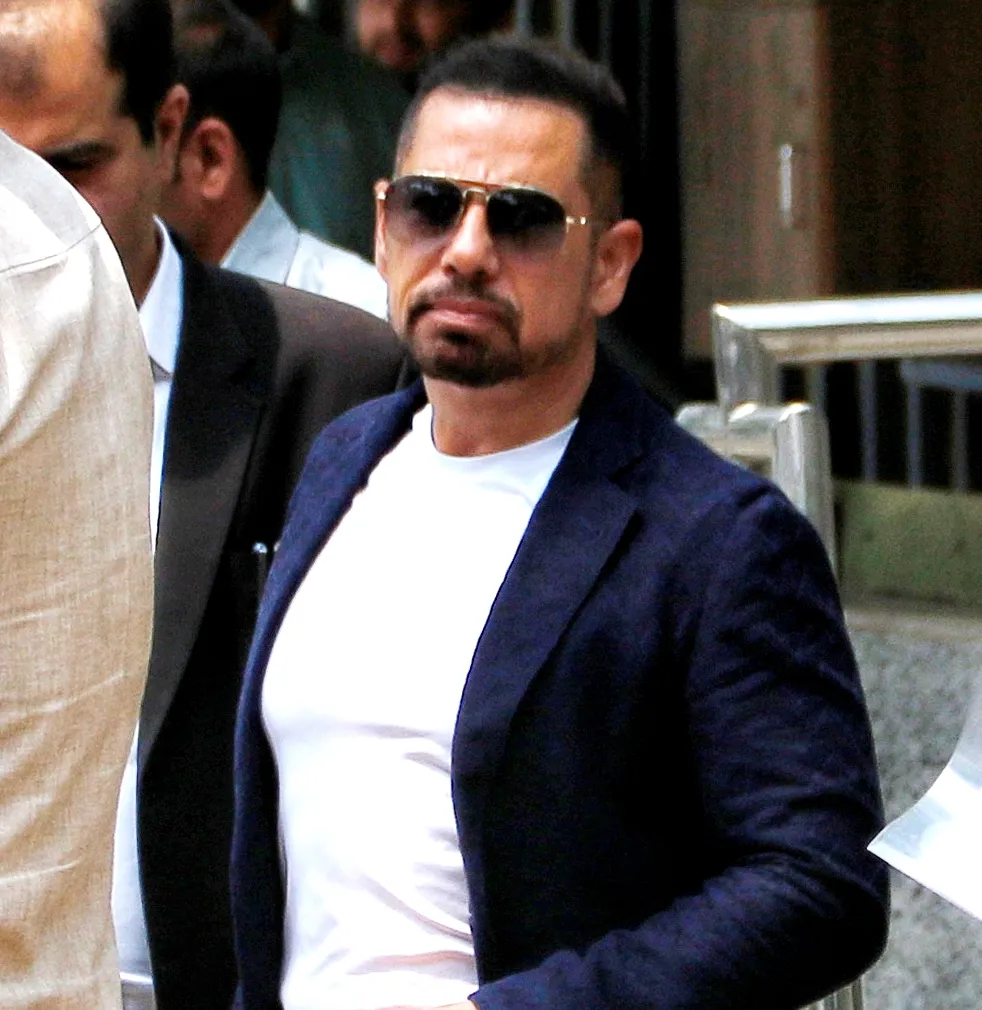 Delhi Court Issues Notice to Robert Vadra in Land Deal Case?