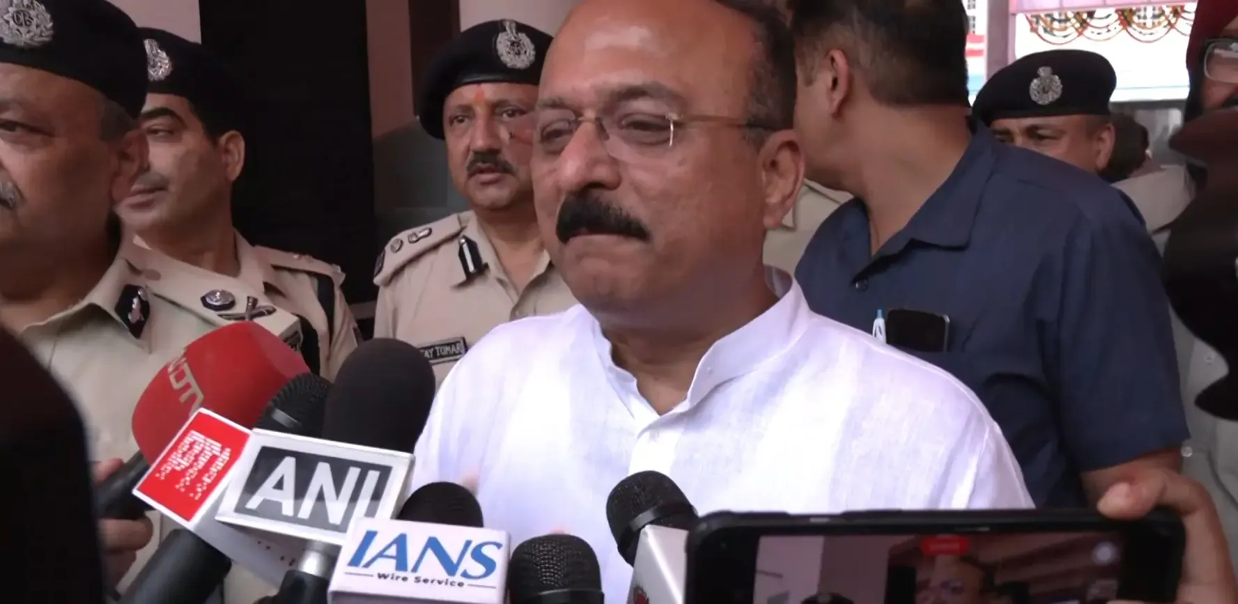 Delhi Government Advocates for Introduction of 100 Compact Fire Tenders: Sood