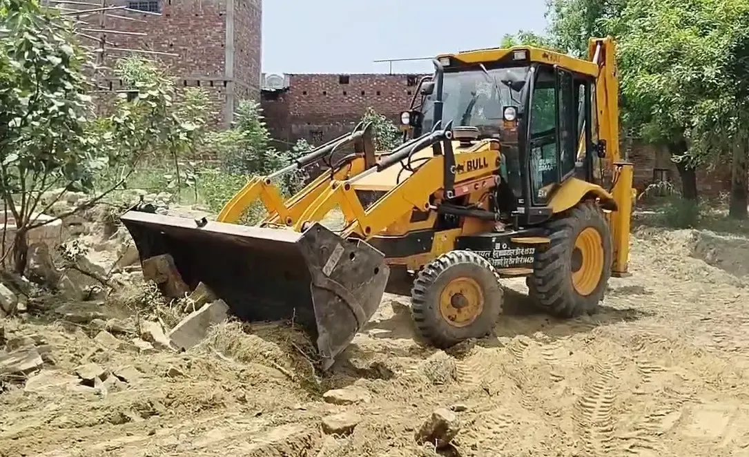 क्या वजीरपुर के जेलर वाला बाग में 500 से अधिक झुग्गियां तोड़ी गईं, स्थानीय निवासियों में रोष?