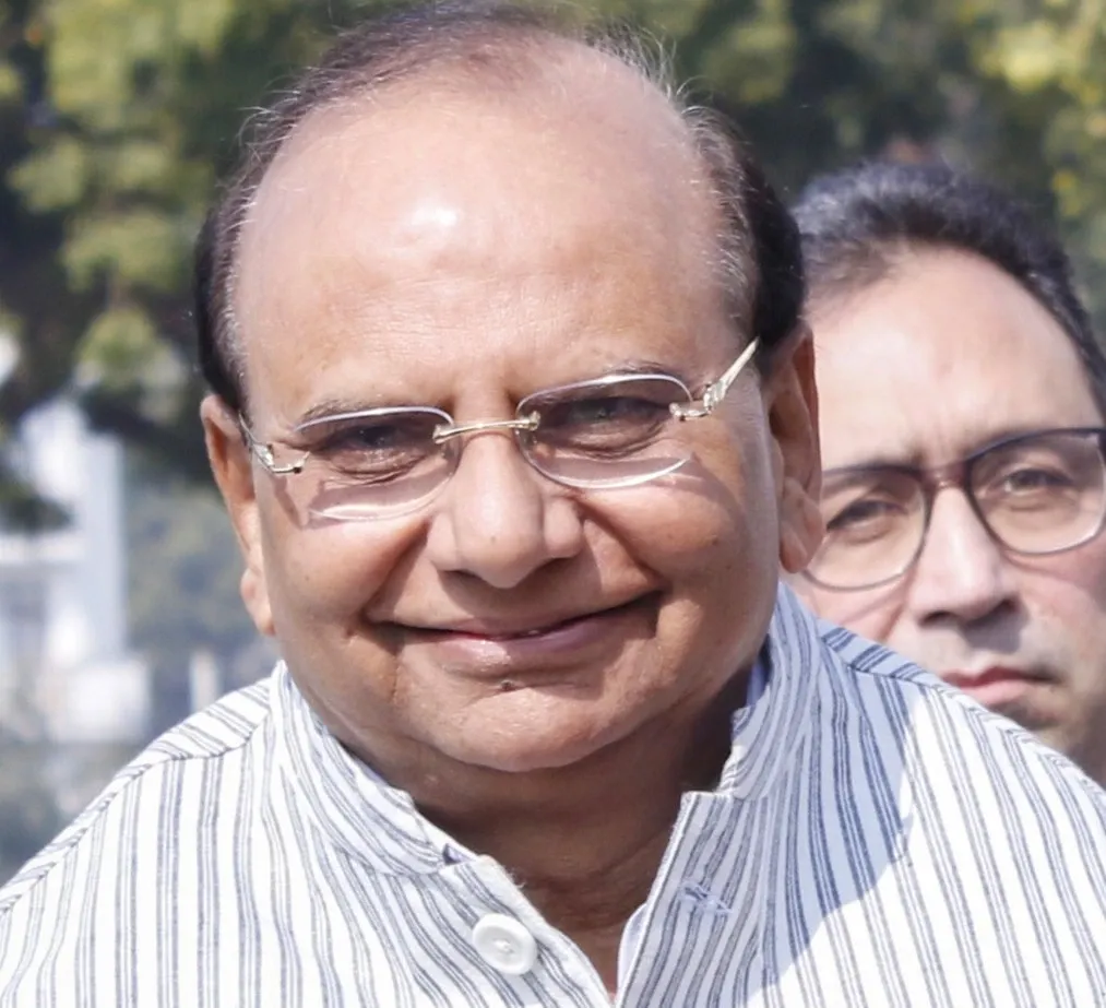 How is the Delhi L-G Recognizing Rekha Gupta's Efforts to Prepare Drains for Rain?