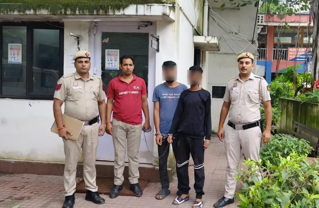 क्या दिल्ली में मंदिर के दानपात्र से चोरी करने वाले दो गिरफ्तार हुए?