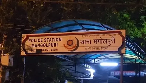 क्या दिल्ली के मंगोलपुरी में बदमाशों ने फायरिंग और लूट की?