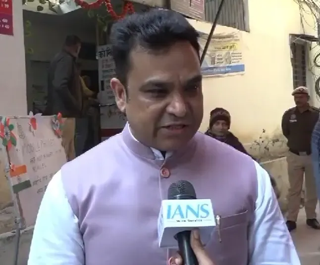 Delhi Mayor Urges Citizens to Vote for Progress, Education, and Healthcare