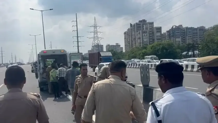 क्या दिल्ली-मेरठ एक्सप्रेसवे पर कांवड़ियों के साथ हुआ हादसा जानलेवा था?