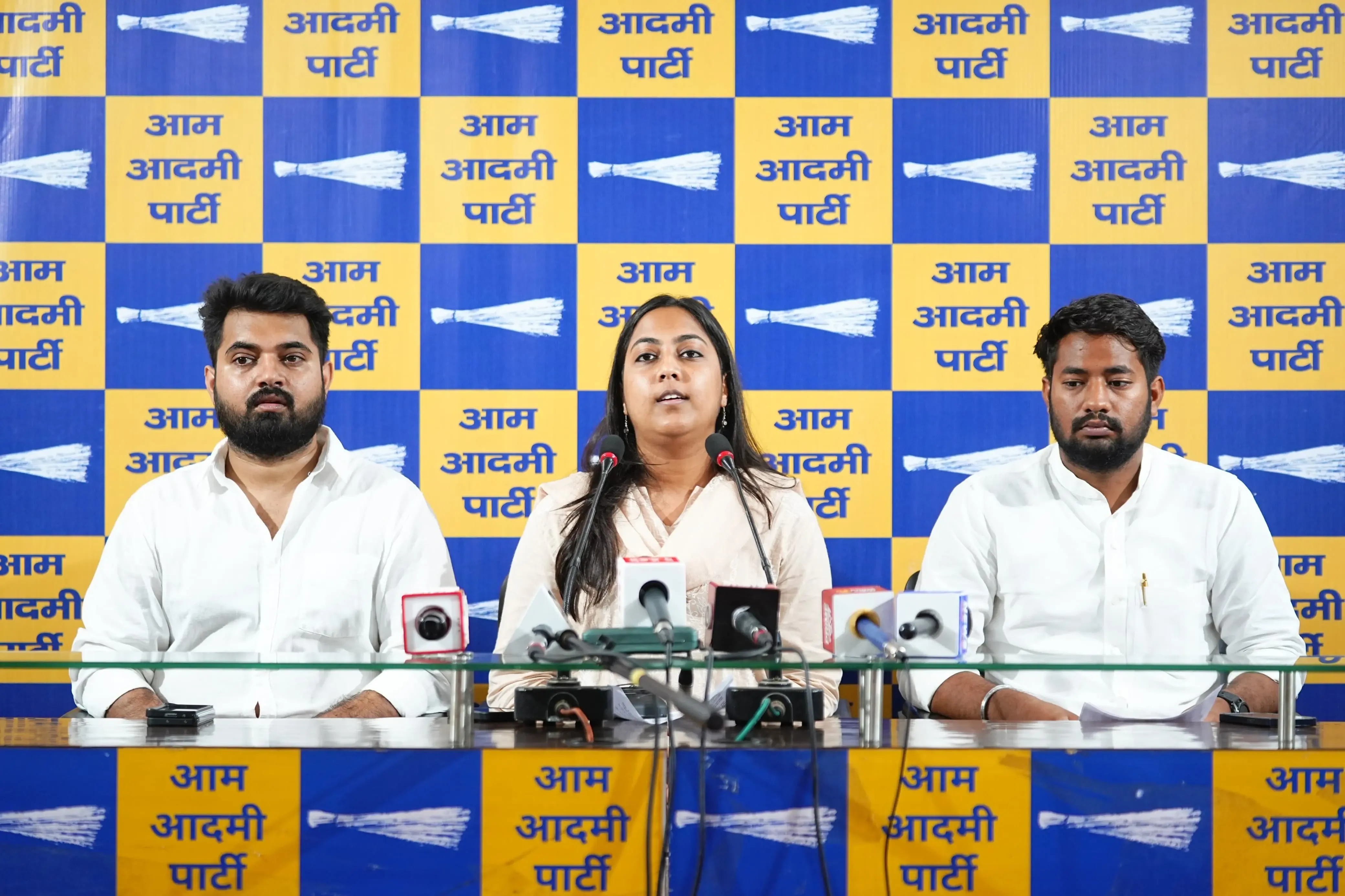 क्या दिल्ली में छात्रों के लिए मेट्रो किराए में 50 प्रतिशत रियायत की मांग सही है?