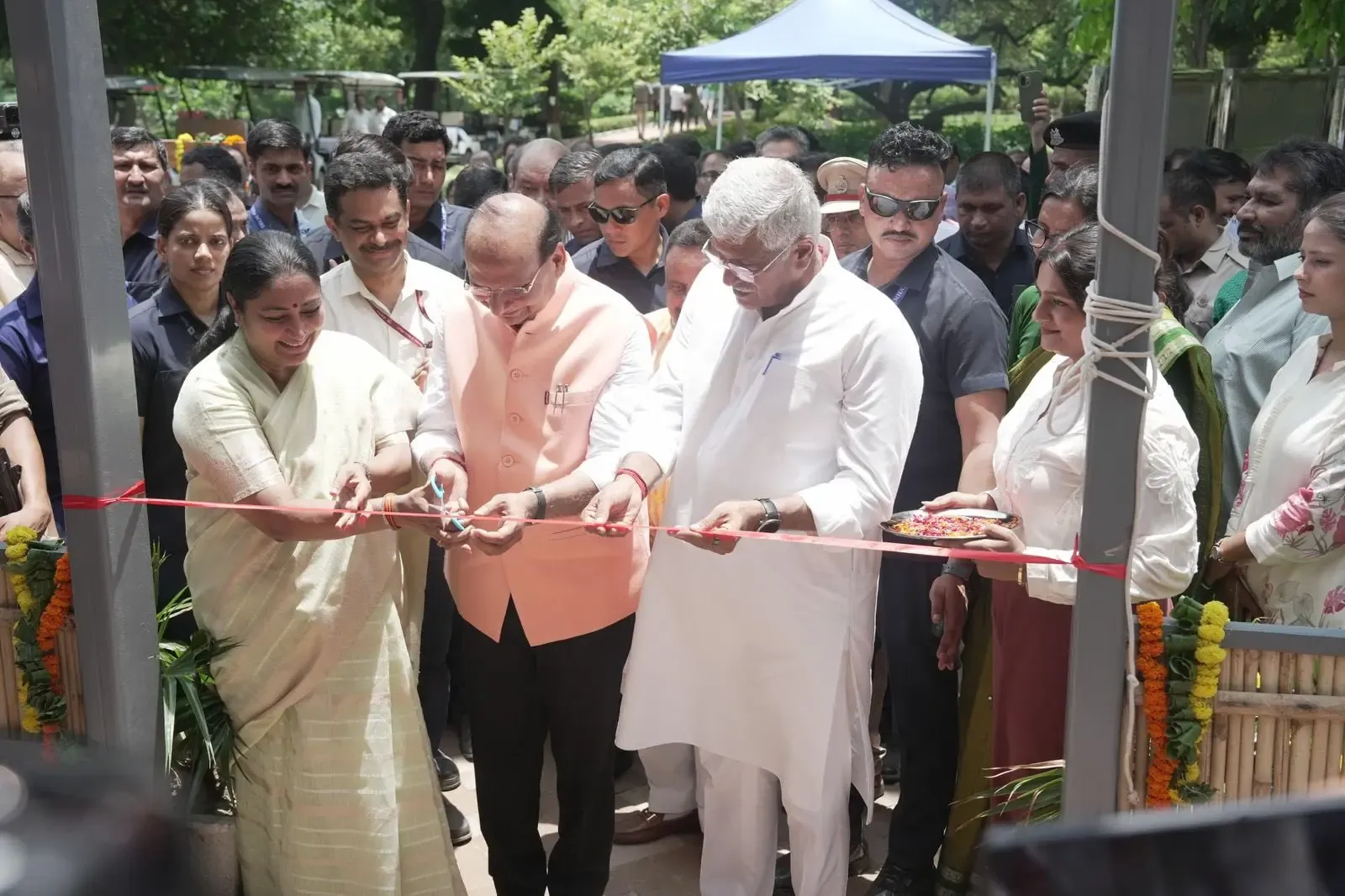 क्या दिल्ली में जनता के लिए 'शीशमहल' खुल गया? एलजी वीके सक्सेना और सीएम रेखा गुप्ता ने किया उद्घाटन