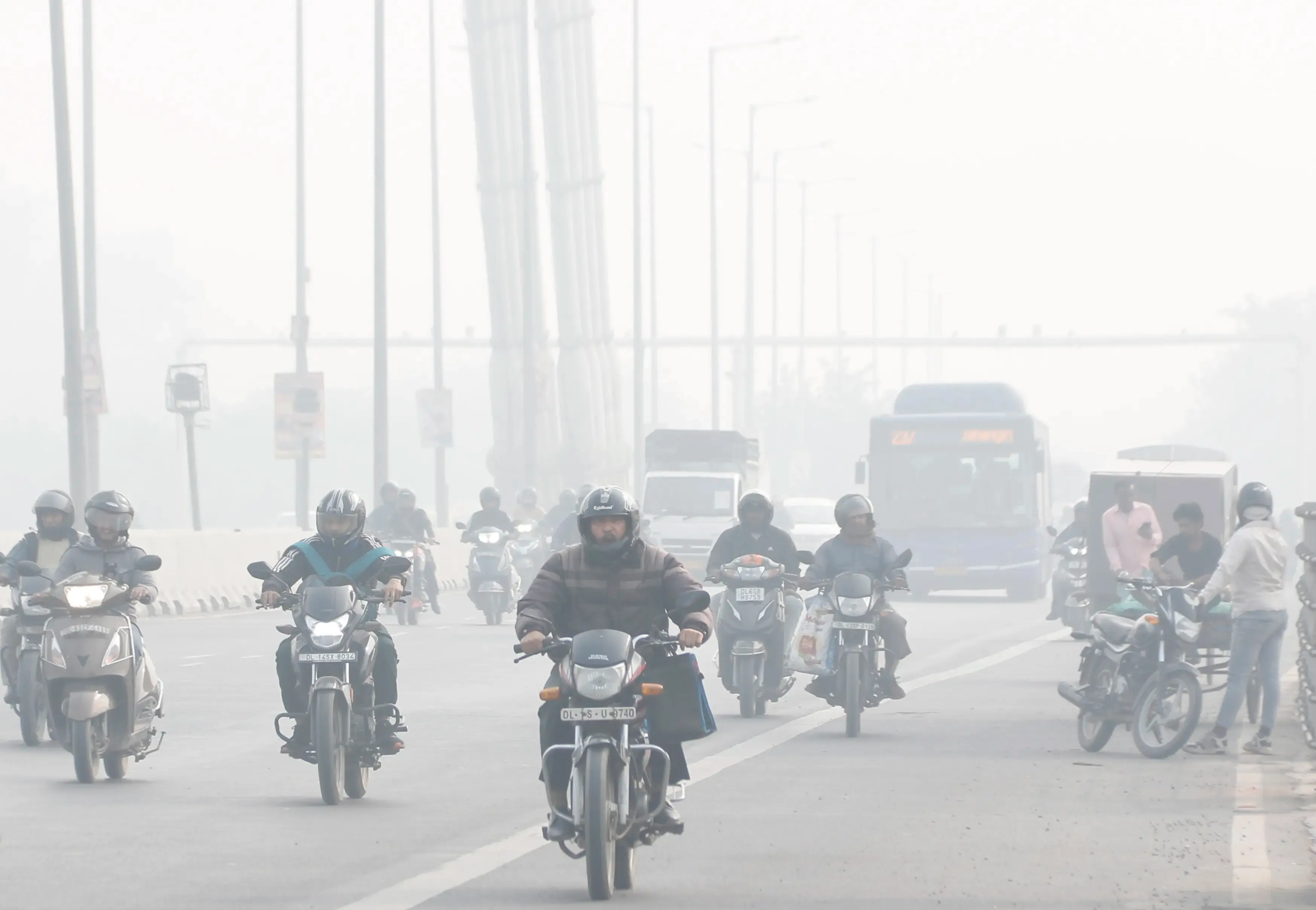 Supreme Court Empowers CAQM to Enforce Enhanced GRAP-II Amid Pollution Concerns in Delhi