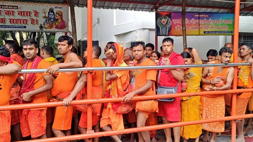 क्या देवघर में सावन के चौथे सोमवार पर जलाभिषेक के लिए श्रद्धालुओं का तांता लगा?