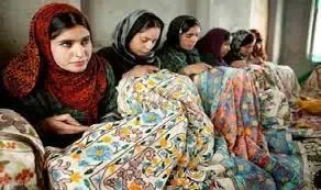 J&K Handicrafts Dept Cautions Showroom Owners Against Machine-Made Sales